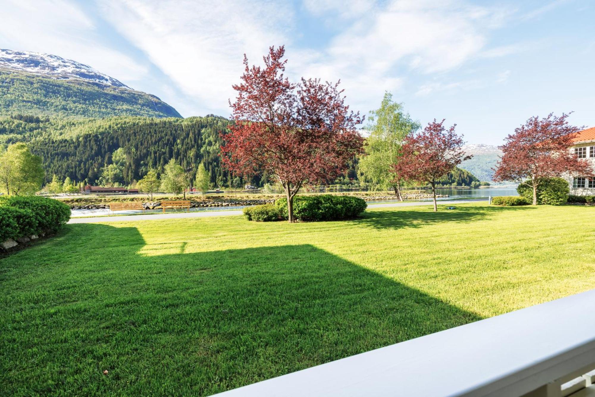 Hotel Loenfjord Loen Exteriér fotografie